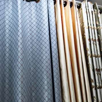 Curtain fabric Shop FABRIC PLUS sells curtain materials and curtain fabrics in Bangkok Pahurat (Phahurat) across the road from China World, on same side as India Emporium, near The Old Siam and Chinatown