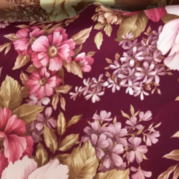 ผ้าม่านลายดอกไม้สวยๆ ดูมีสีสัน หน้ากว้างพิเศษ ร้านผ้าม่าน แฟบริค พลัส พาหุรัด